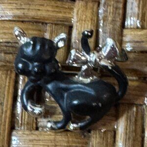 Vintage Silver Tone Black Enamel Cat Brooch With Bow